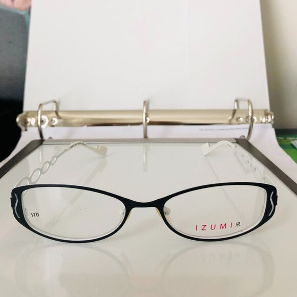 NWT-Izumi Women eyeglass frames black & white - Picture 3 of 10
